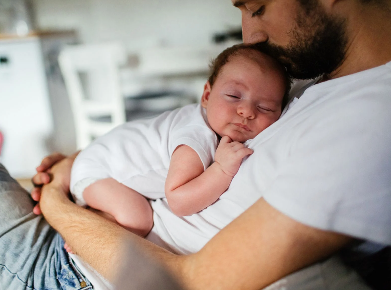 Que faire avec un bébé pendant la journée : un guide pour favoriser la croissance et la joie